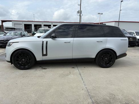 Used 2023 Land Rover Range Rover Long Wheelbase SE AWD/4WD image 18