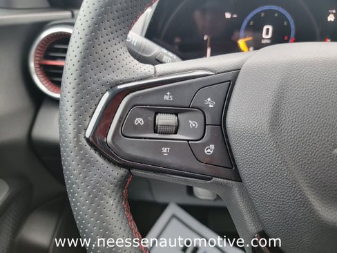 Used 2025 Chevrolet Trax RS image 18