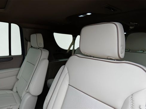 New 2026 GMC Yukon XL Denali w/ Denali Reserve Package image 24