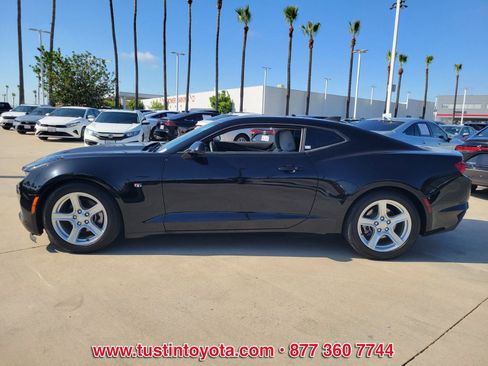 Used 2019 Chevrolet Camaro LT RWD image 6