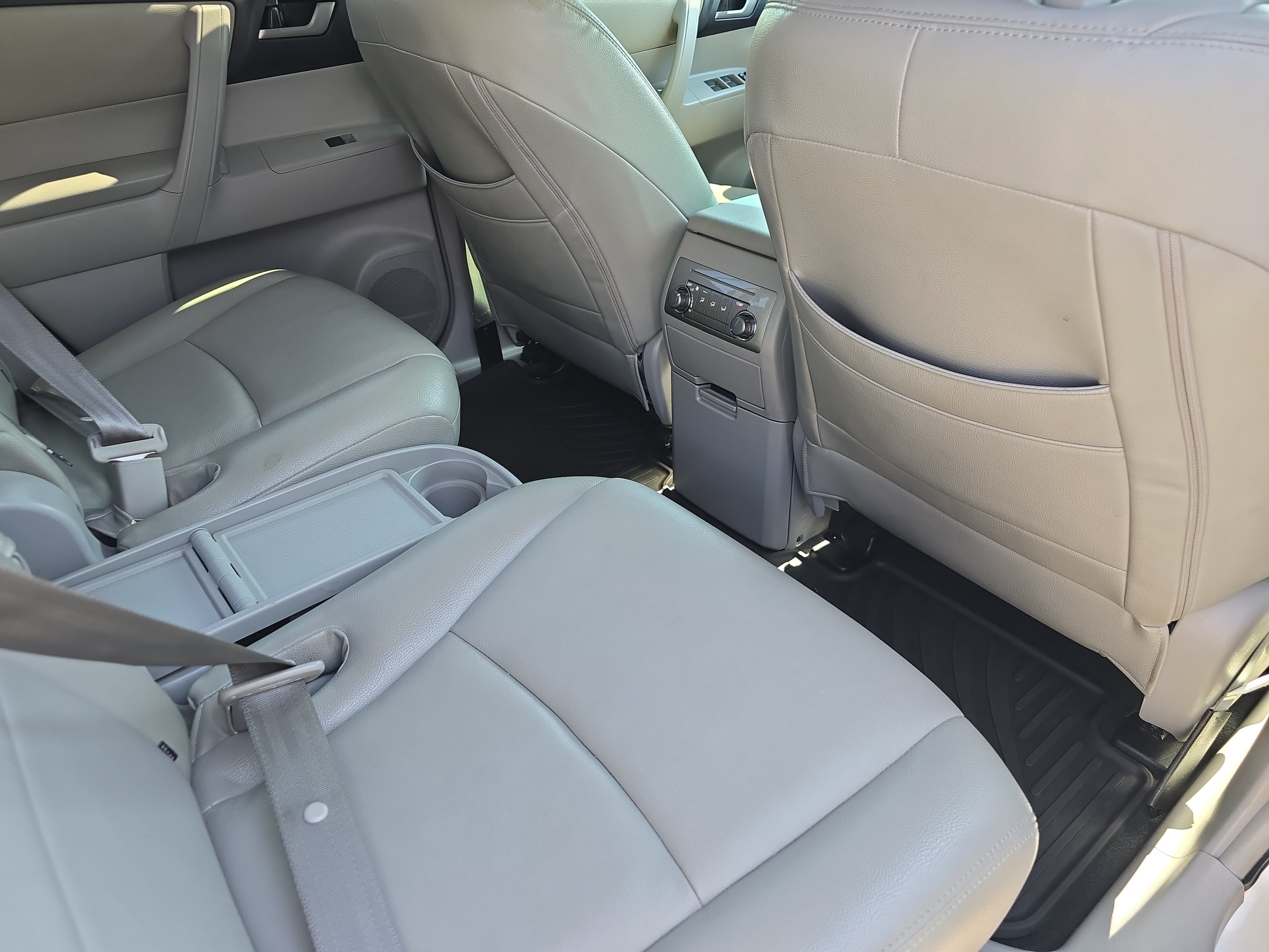 Used 2013 Toyota Highlander Plus FWD image 11
