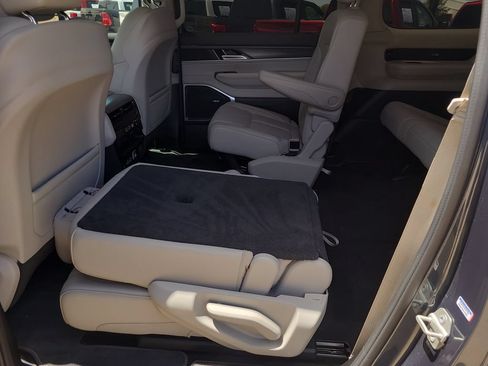 Used 2024 Jeep Wagoneer Series II AWD/4WD image 8