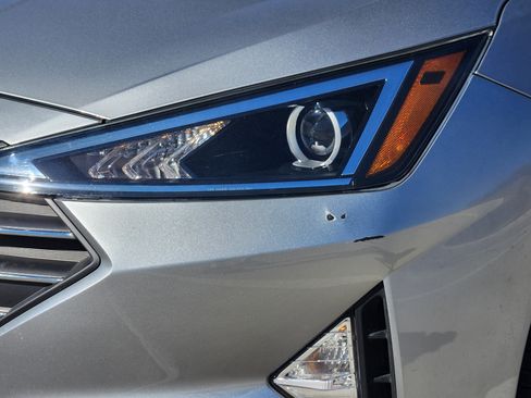 Used 2020 Hyundai Elantra SE w/ Cargo Package (C1) image 9