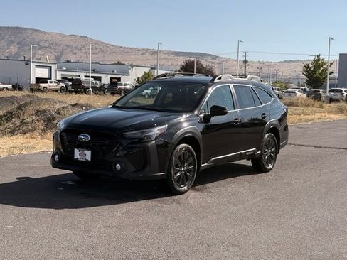 Used 2025 Subaru Outback Touring AWD/4WD image 7