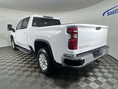 Used 2024 Chevrolet Silverado 2500 LT AWD/4WD image 7