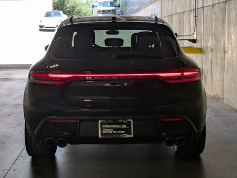 Certified 2022 Porsche Macan S AWD/4WD image 8