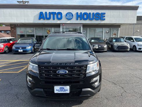 Used 2017 Ford Explorer Sport w/ Equipment Group 401A AWD/4WD image 2