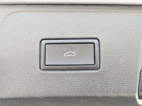 Certified 2024 Volkswagen Atlas SE FWD image 10