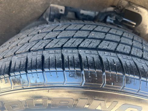 Used 2024 Nissan Rogue SV image 44