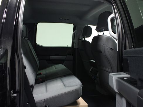 Used 2025 Ford F150 Lightning XLT AWD/4WD image 15
