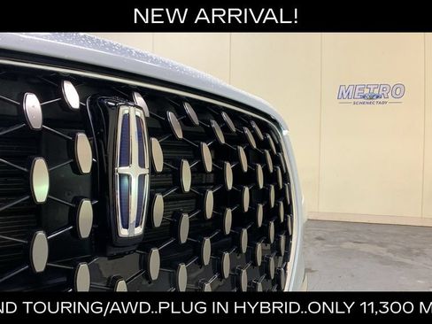 Used 2025 Lincoln Corsair Grand Touring w/ Towing Package AWD/4WD image 46