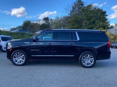Used 2021 GMC Yukon XL Denali w/ LPO, Illumination Package image 2