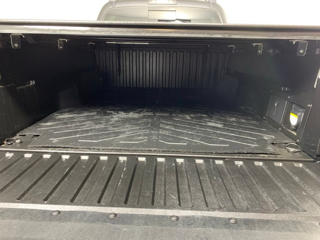 Certified 2021 Toyota Tacoma TRD Off-Road AWD/4WD image 11