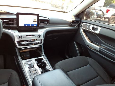 Used 2022 Ford Explorer XLT AWD/4WD image 19