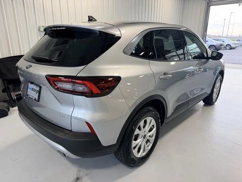 Used 2024 Ford Escape Active AWD/4WD image 3