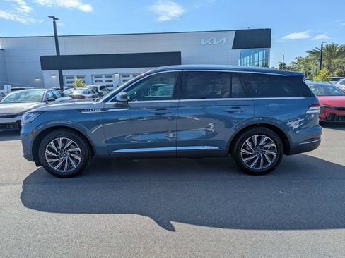Used 2025 Lincoln Aviator 2WD image 6