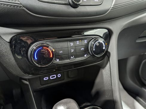 Used 2023 Buick Encore GX Preferred w/ Cold Weather Comfort Package image 25