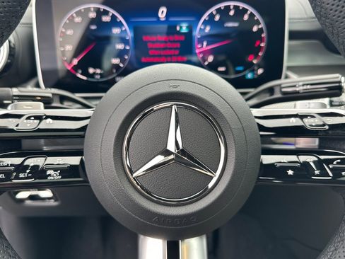 Used 2025 Mercedes-Benz C 300 4MATIC Sedan image 22