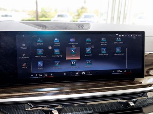 Used 2025 BMW X7 xDrive40i image 27