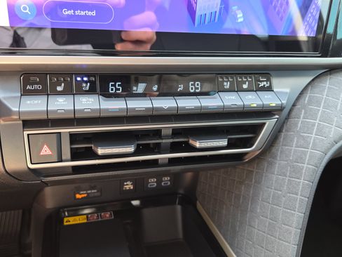 Used 2025 Toyota Camry XLE w/ Premium Plus Package FWD image 26