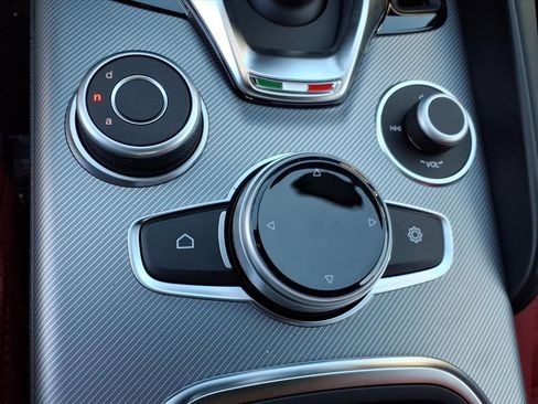 New 2025 Alfa Romeo Giulia w/ Veloce Package Rwd image 23