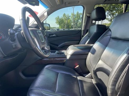 Used 2016 GMC Yukon SLT w/ Premium Edition AWD/4WD image 17