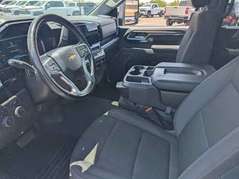 Used 2024 Chevrolet Silverado 2500 LT w/ Convenience Package AWD/4WD image 11