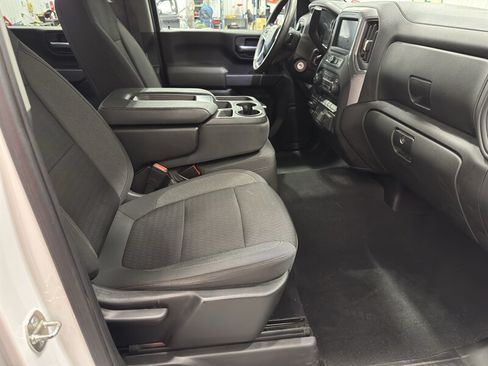 Used 2022 Chevrolet Silverado 2500 Custom w/ Custom Value Package AWD/4WD image 9