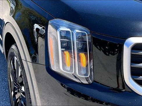 Used 2024 Kia Telluride SX Prestige w/ Towing Package AWD/4WD image 12