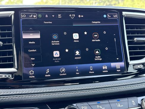 Used 2024 Chrysler Pacifica Limited FWD image 30