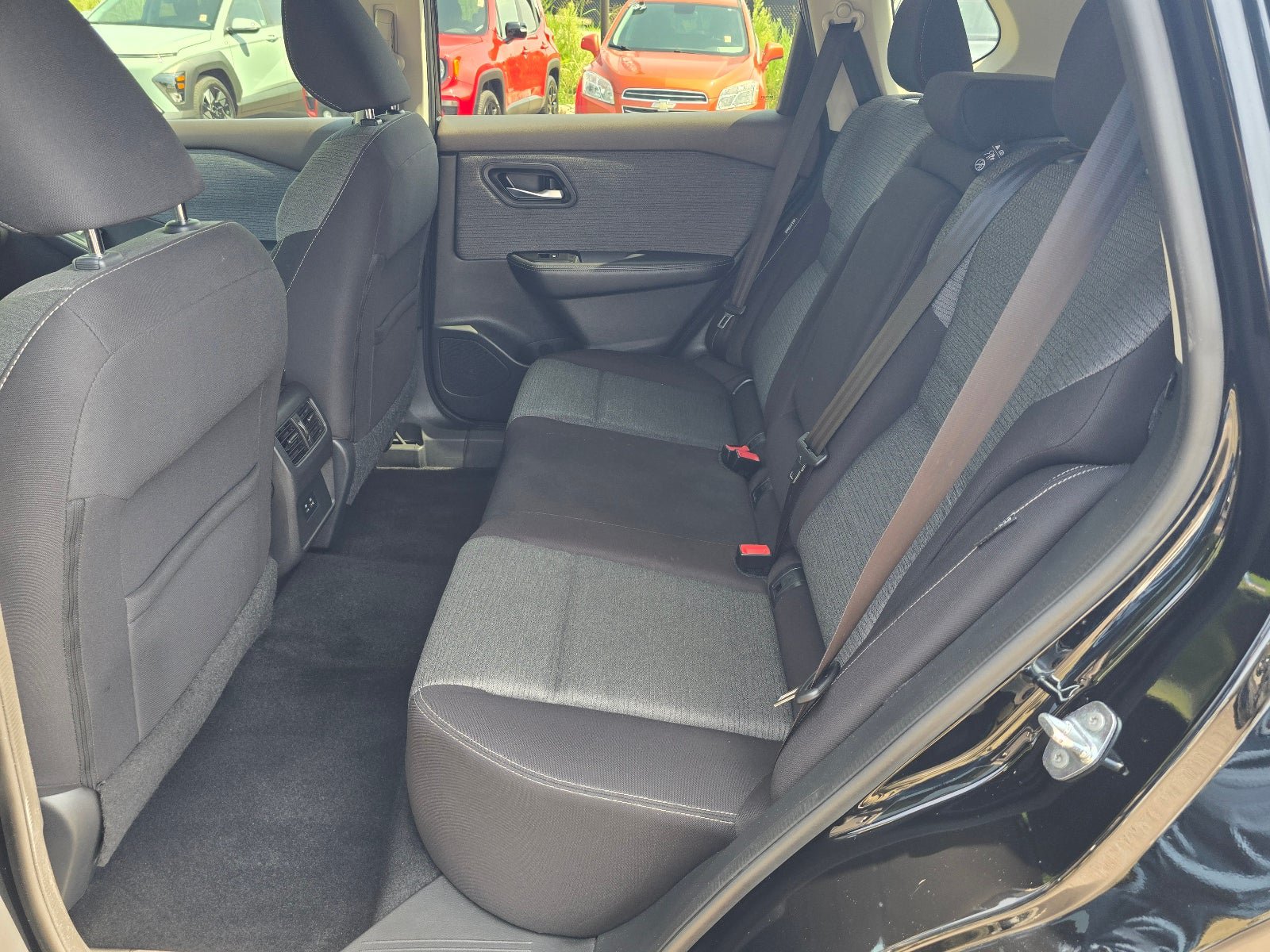 Used 2022 Nissan Rogue SV FWD image 10