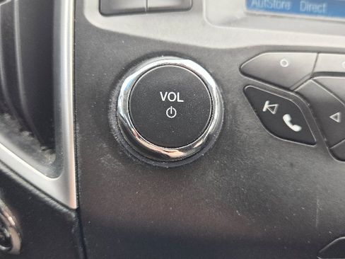 Used 2015 Ford Edge SEL image 27