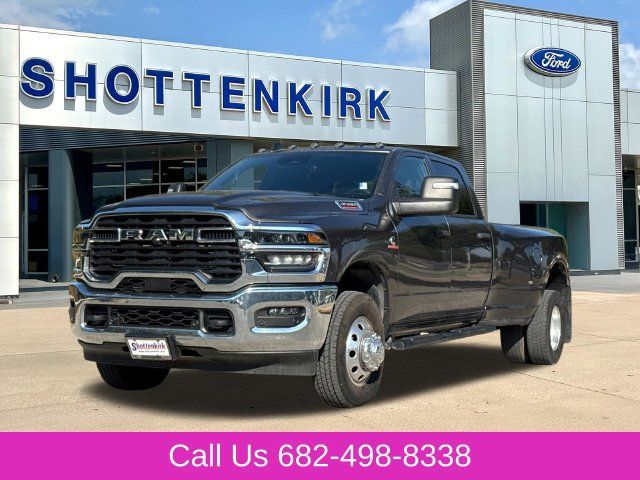 Used 2025 RAM 3500 Tradesman AWD/4WD image 3