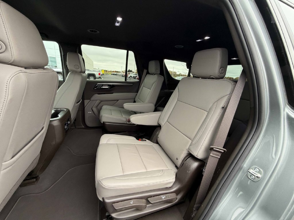 Used 2025 Chevrolet Tahoe Z71 w/ Comfort Package AWD/4WD image 20