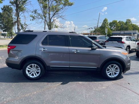 Used 2013 Ford Explorer XLT AWD/4WD image 8