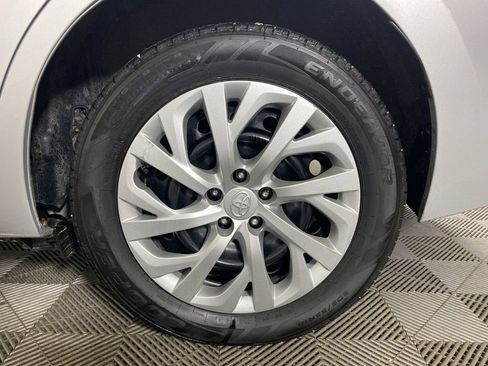 Used 2019 Toyota Corolla LE image 30