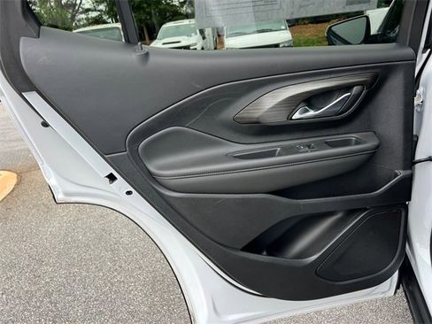 Certified 2023 GMC Terrain SLT w/ Infotainment Package II image 22