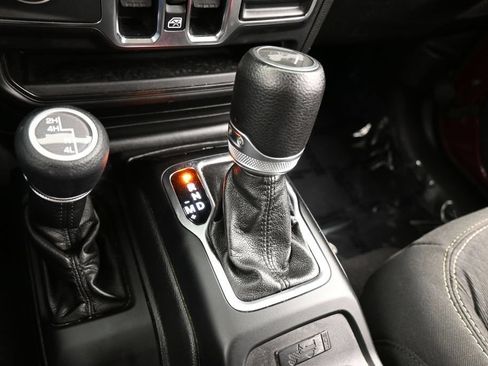 Used 2021 Jeep Wrangler Unlimited Sport AWD/4WD image 24