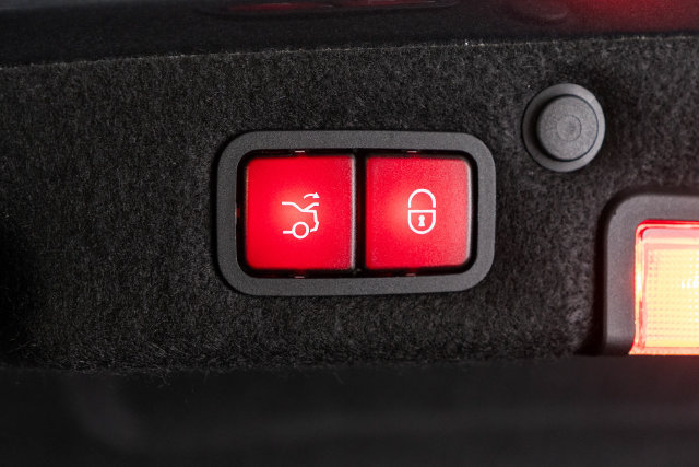 Certified 2019 Mercedes-Benz C 300 4MATIC Sedan image 32