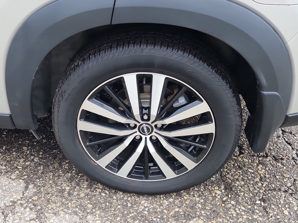 Used 2024 Nissan Pathfinder Platinum w/ Black Appearance Package AWD/4WD image 8