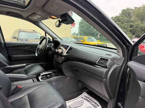 Used 2016 Honda Pilot Touring image 21