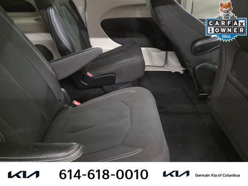 Used 2023 Chrysler Voyager LX image 21