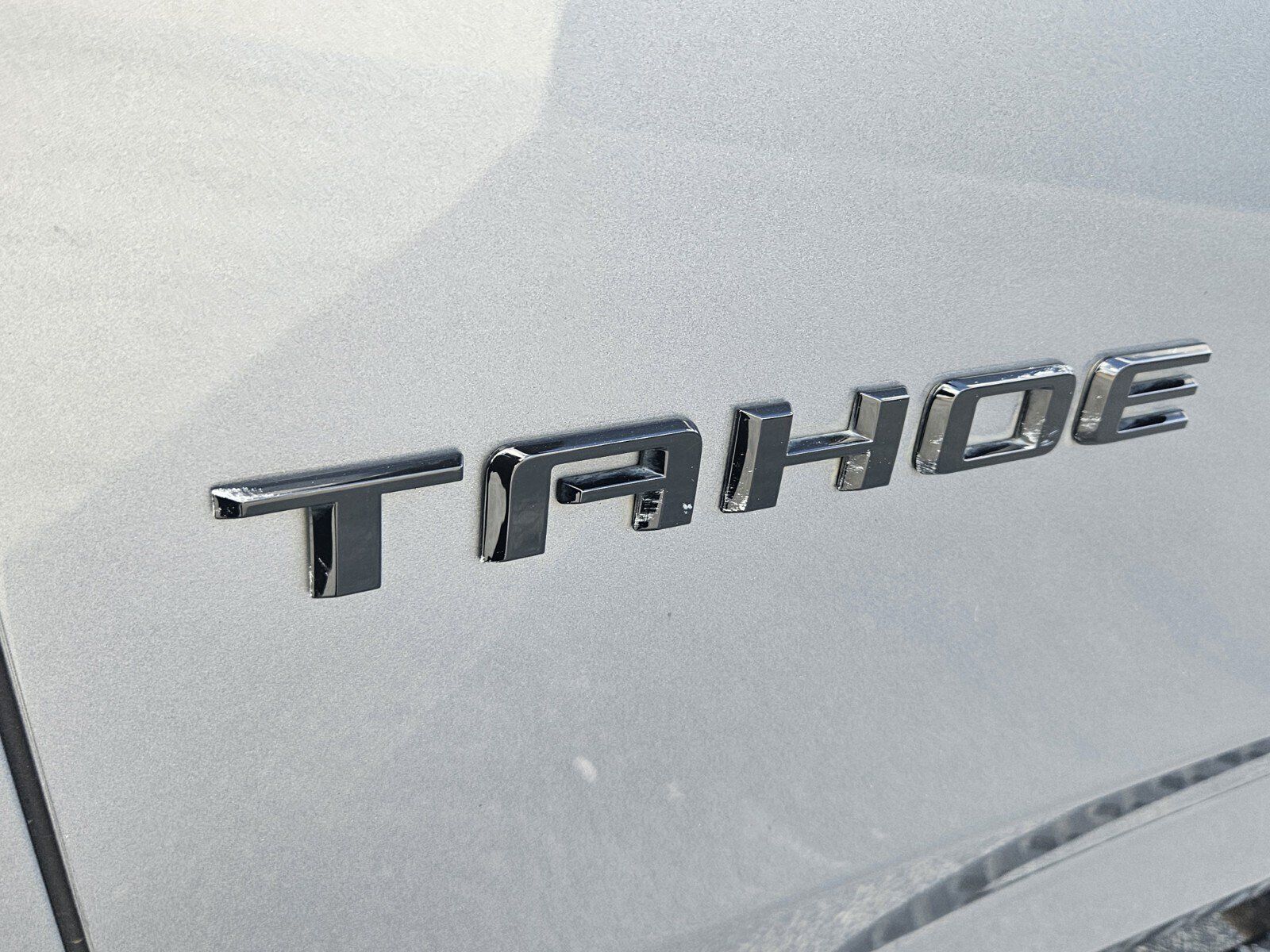 Used 2022 Chevrolet Tahoe Z71 w/ Luxury Package AWD/4WD image 9