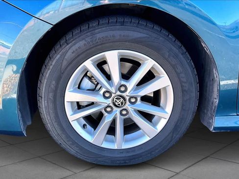 Certified 2025 Toyota Camry LE image 9