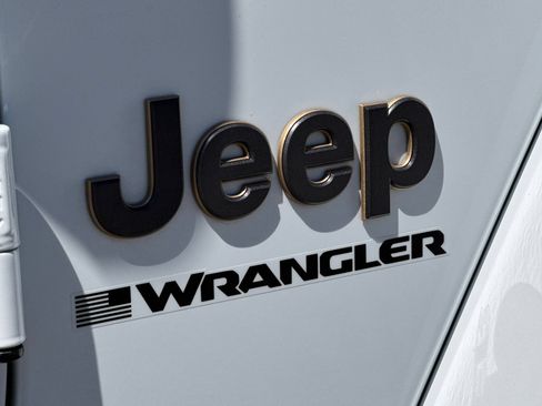 Used 2023 Jeep Wrangler Unlimited Rubicon 392 AWD/4WD image 27