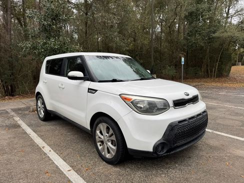 Used 2014 Kia Soul + image 5