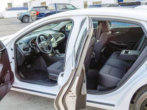 Used 2024 Chevrolet Malibu LT w/ Sport Edition FWD image 7