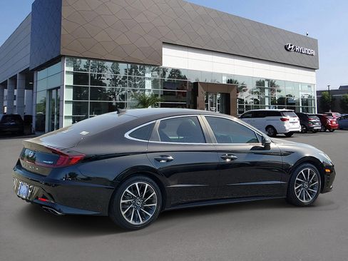 Certified 2021 Hyundai Sonata Limited FWD image 2