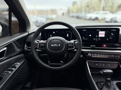 Used 2025 Kia Carnival SX image 24