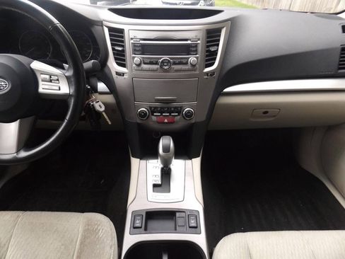 Used 2011 Subaru Legacy 2.5i Premium AWD/4WD image 16